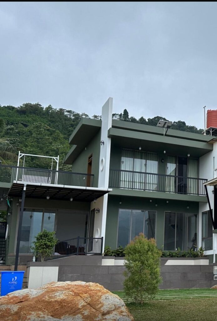 Best Resort Kakkaadampoyil